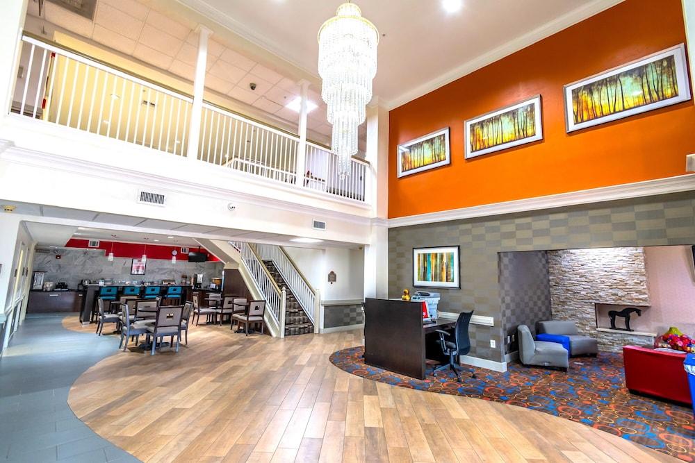 Econo Lodge Inn & Suites East Houston I-10 Экстерьер фото