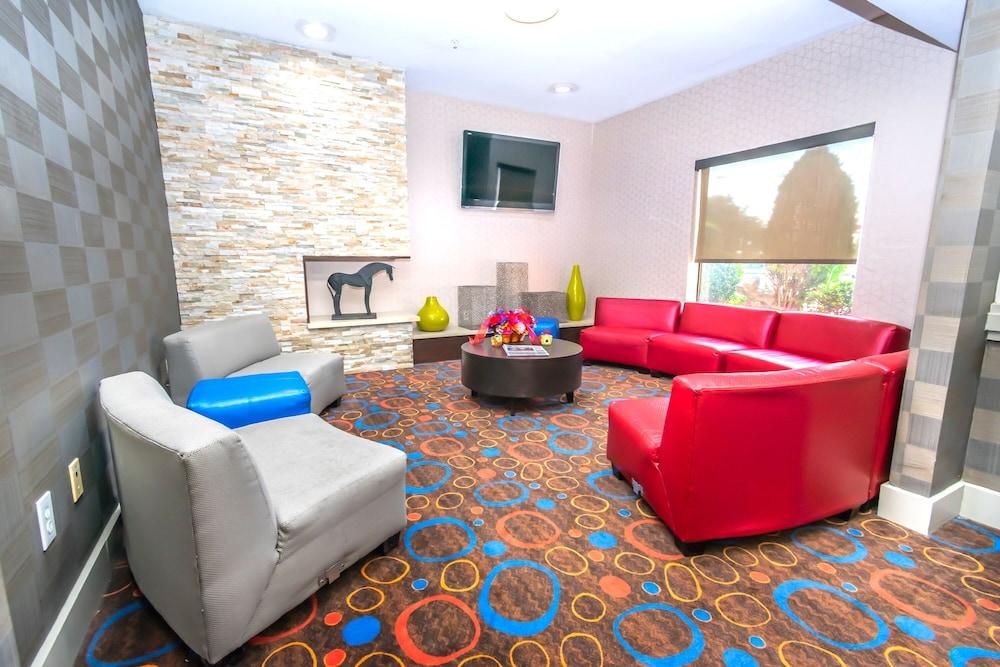 Econo Lodge Inn & Suites East Houston I-10 Экстерьер фото