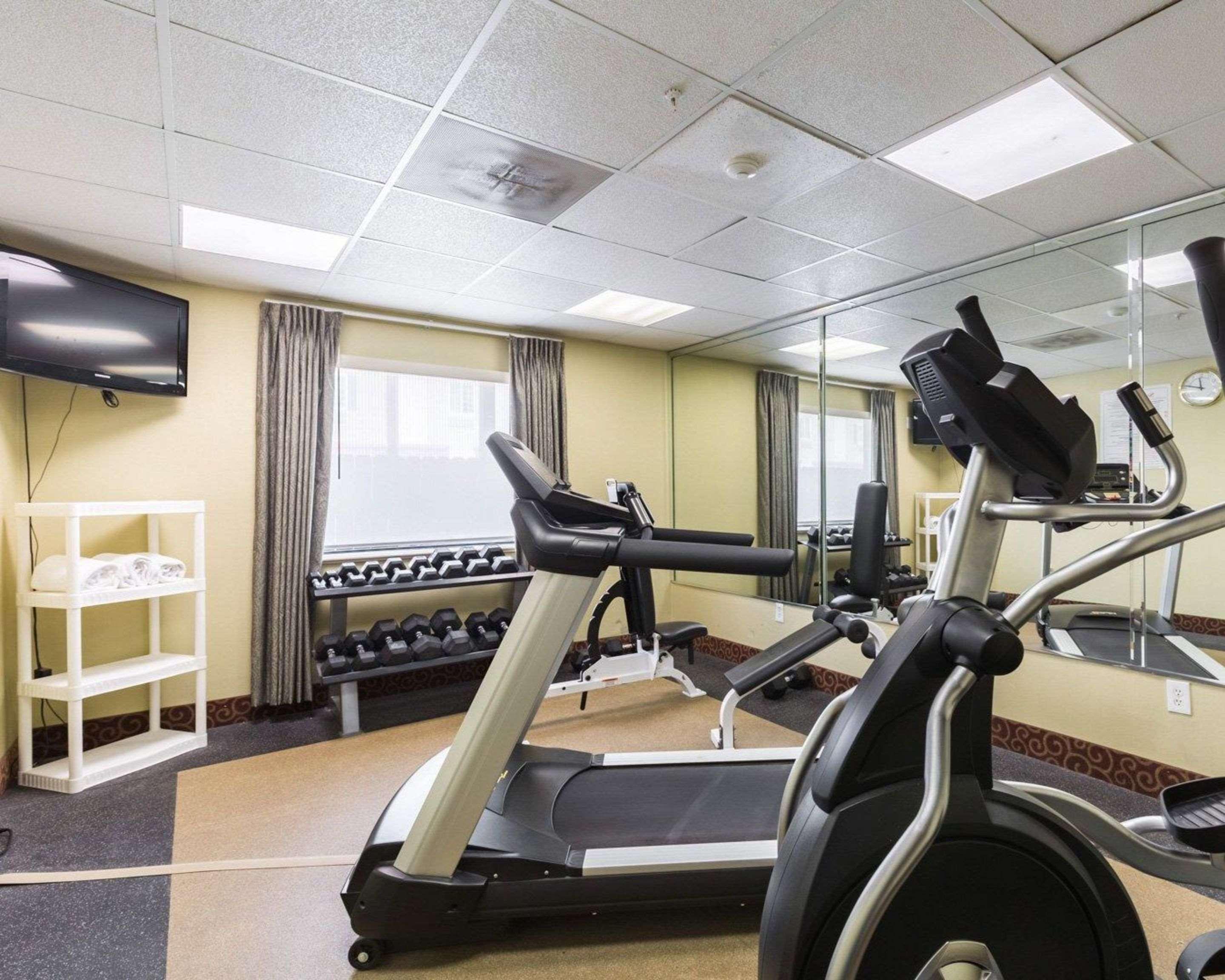 Econo Lodge Inn & Suites East Houston I-10 Экстерьер фото