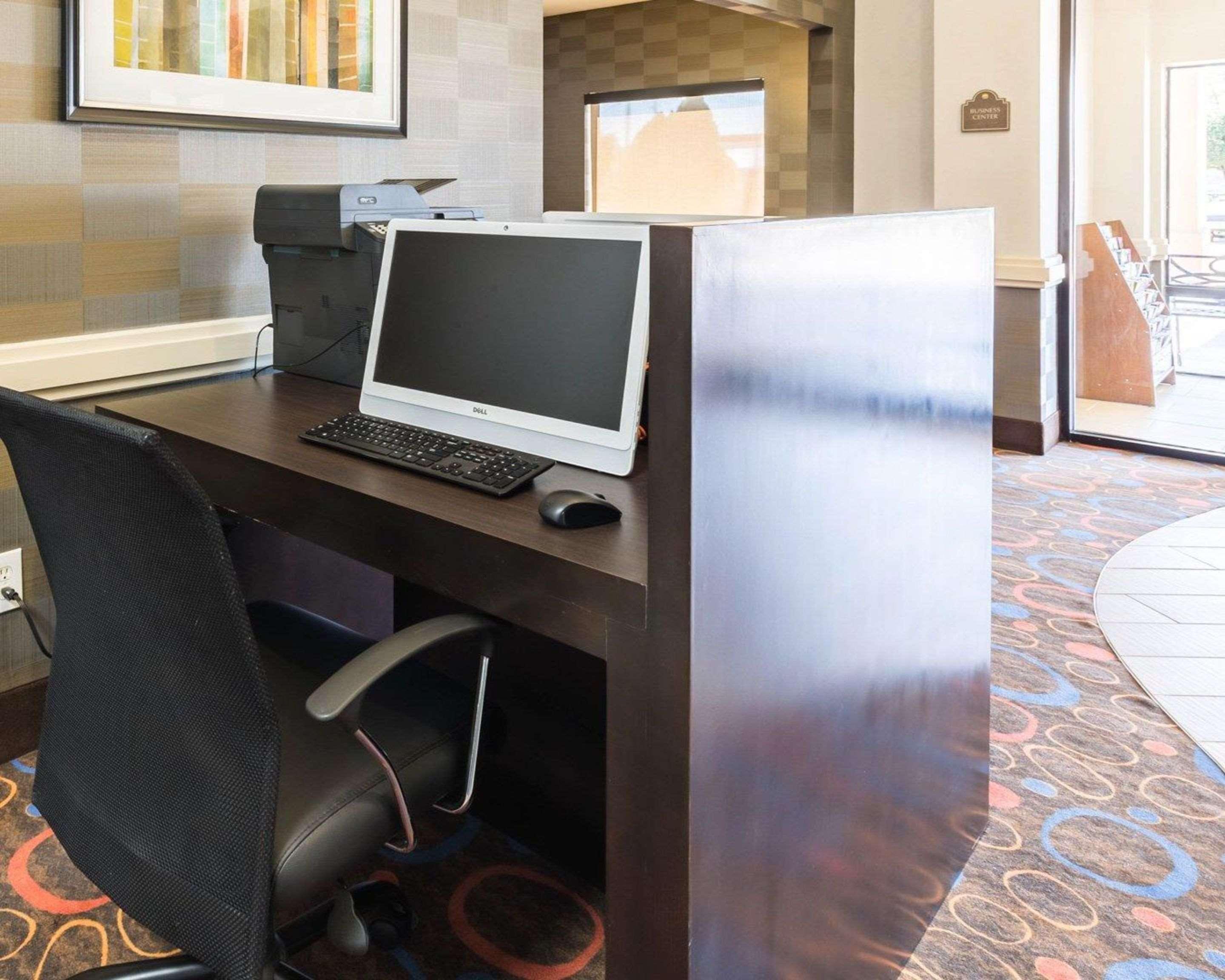 Econo Lodge Inn & Suites East Houston I-10 Экстерьер фото