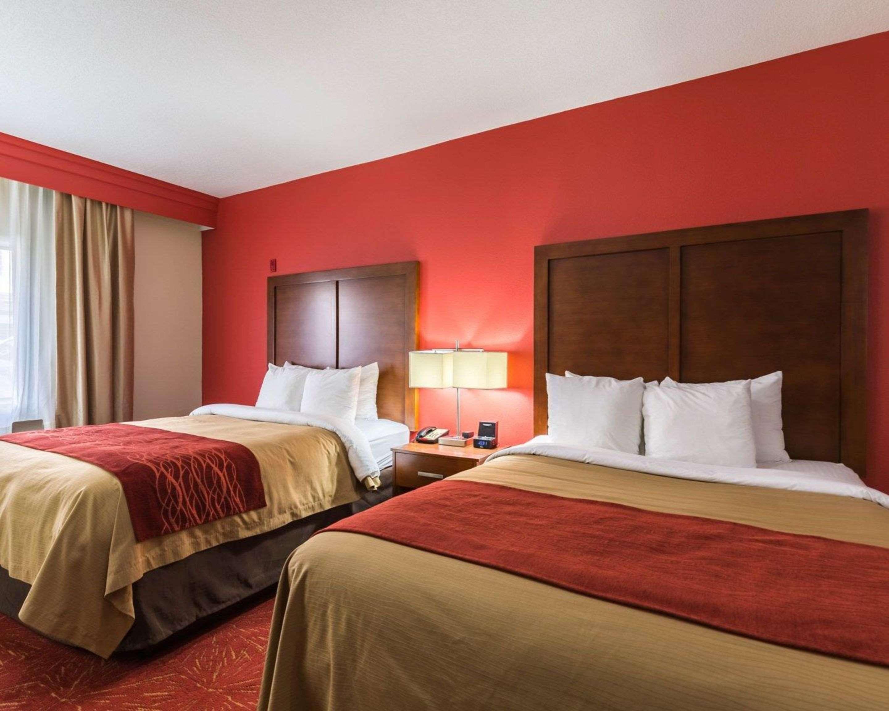 Econo Lodge Inn & Suites East Houston I-10 Экстерьер фото