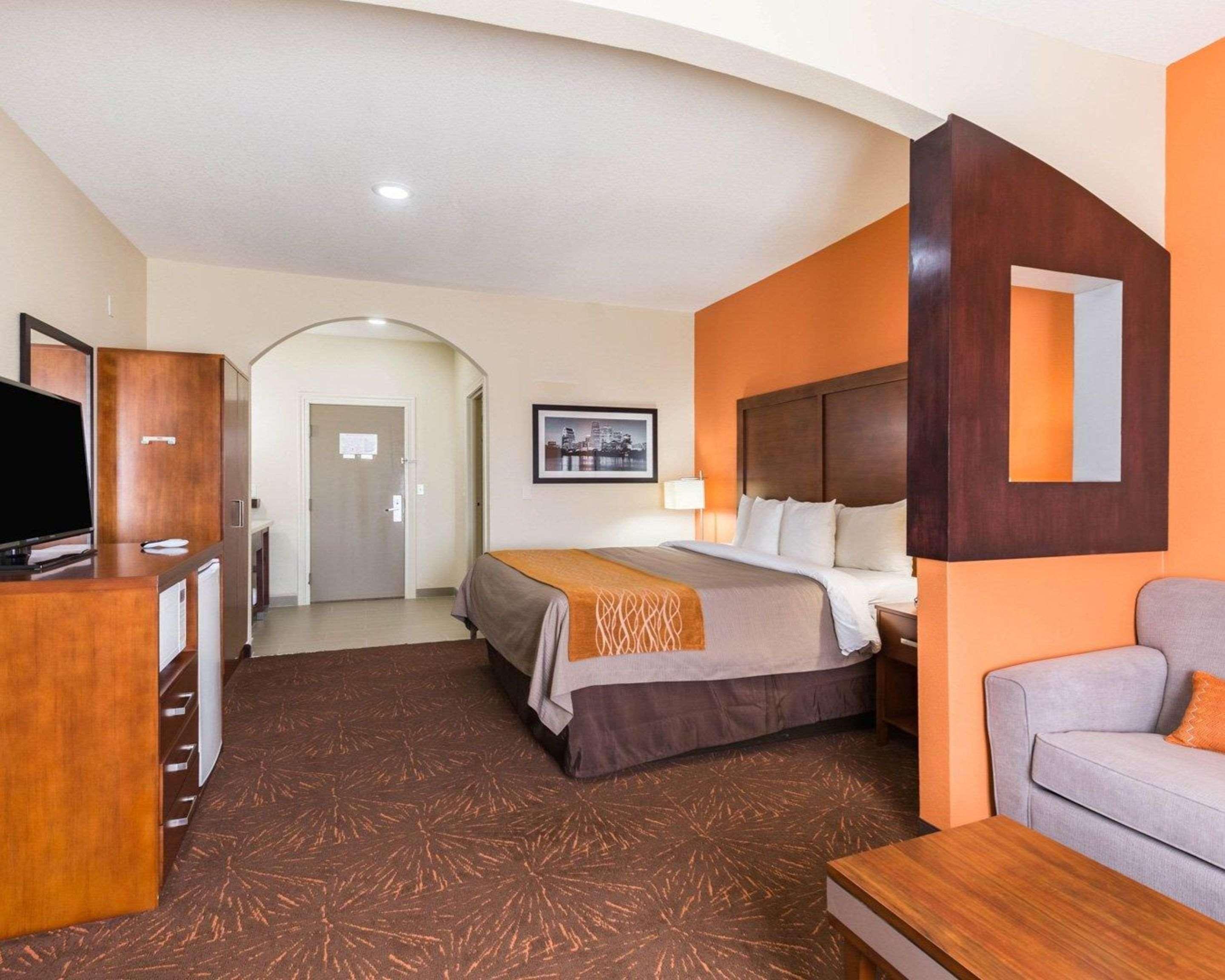Econo Lodge Inn & Suites East Houston I-10 Экстерьер фото