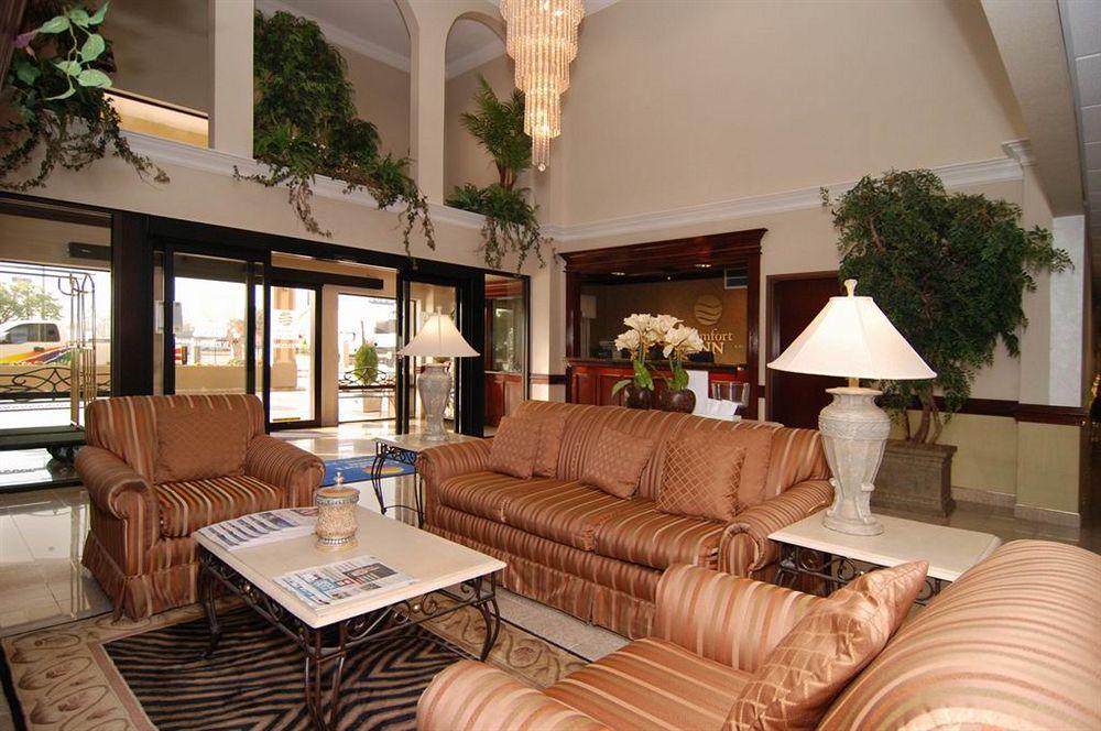 Econo Lodge Inn & Suites East Houston I-10 Экстерьер фото